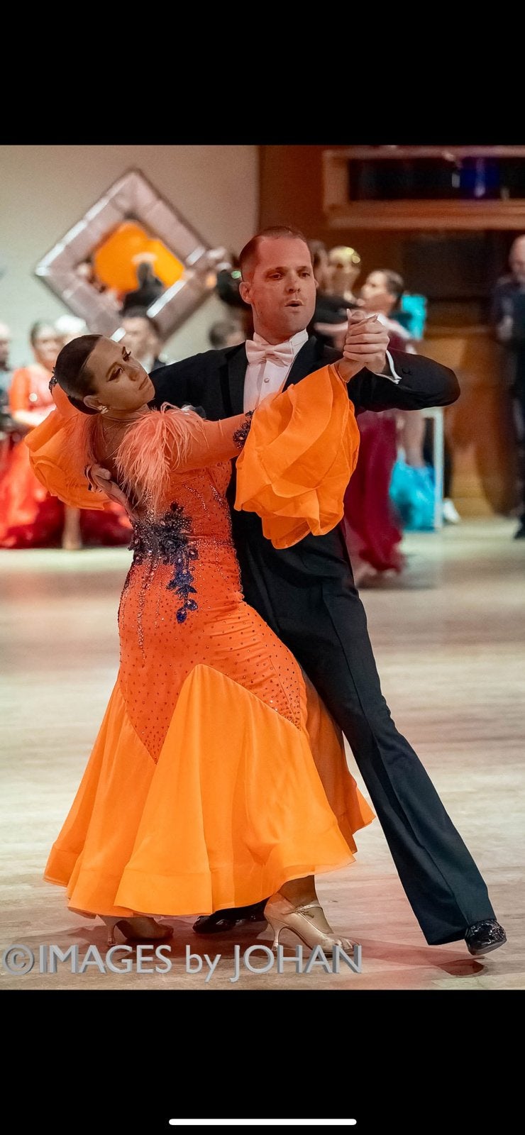 Oranje ballroom dress, Kleding | Dames, Maat 38/40 (M), Oranje, Ophalen of Verzenden, Zo goed als nieuw