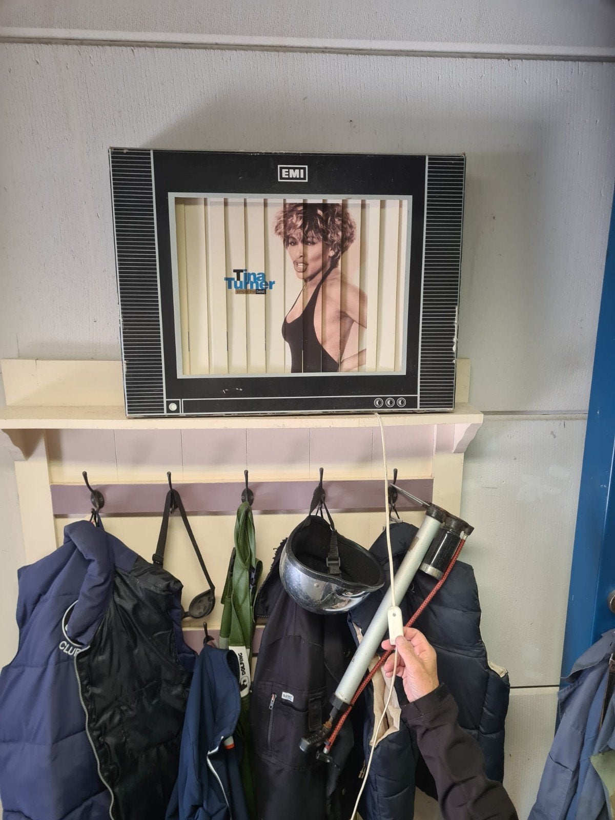Emi tv met iconen op elektriciteit, Antiek en Kunst, Ophalen of Verzenden