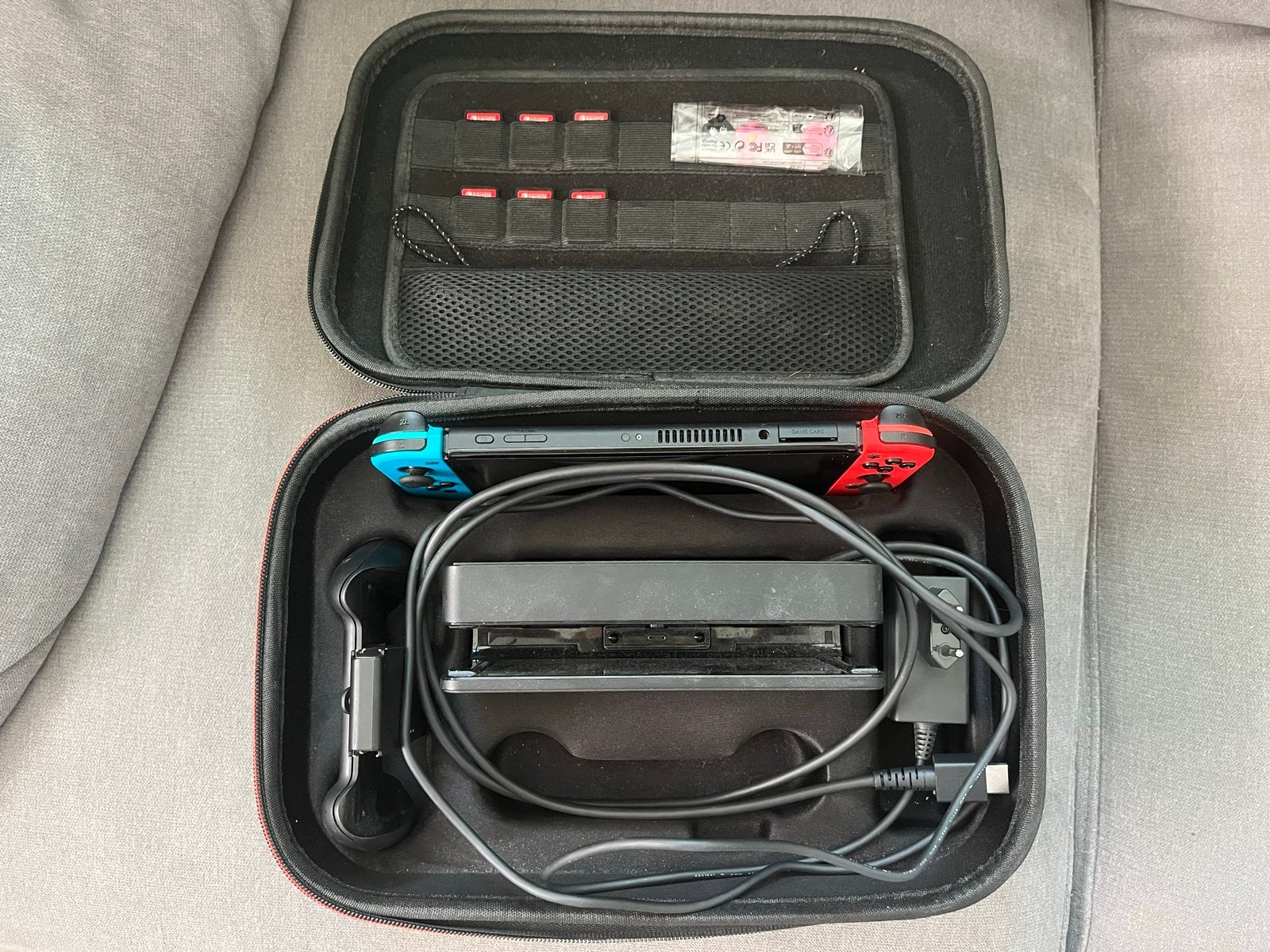 Nintendo Switch OLED met 6 games en 256GB SD kaart, Spelcomputers en Games, Spelcomputers | Nintendo Switch, Met games, Met 2 controllers