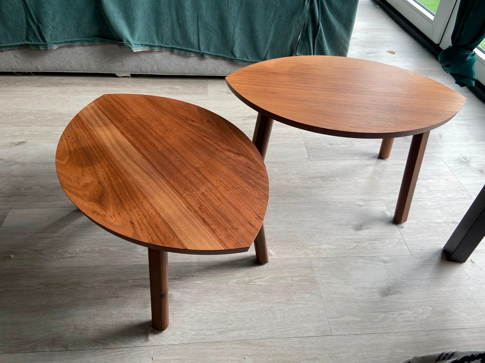 IKEA STOCKHOLM nesttafels (set van 2) walnootfineer, Ophalen, Zo goed als nieuw, Ovaal, Overige houtsoorten