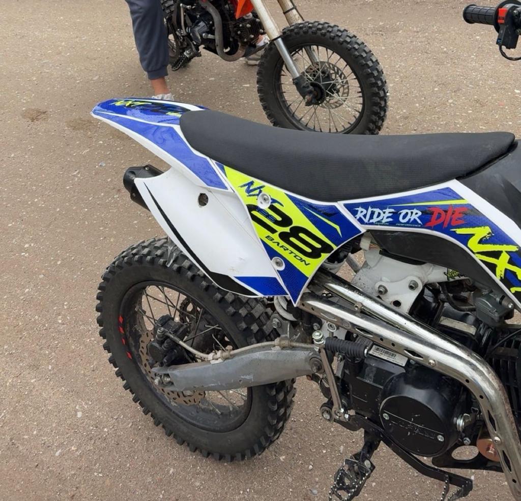 Barton nxt 125cc sxhakel pitbike (tekoop/teruil), Fietsen en Brommers, Minibikes, Midibikes en Pitbikes, Ophalen of Verzenden