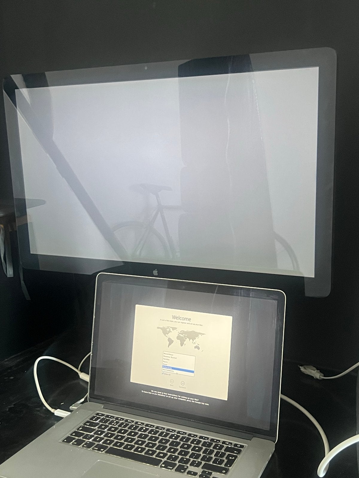 Apple Werkplek: MacBook Pro 15" + 27" Apple Monitor + Arm, Ophalen