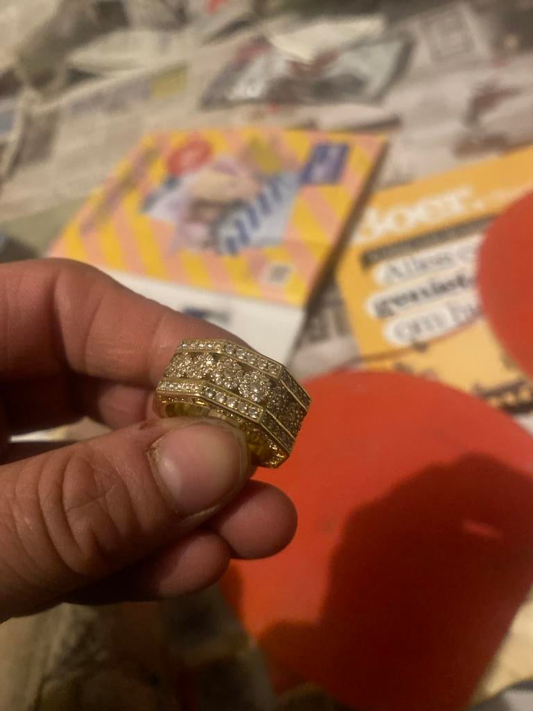Gouden ring met strass steentjes, Overige materialen, Ophalen of Verzenden, Zo goed als nieuw, 17 tot 18