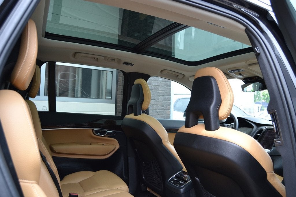 Volvo XC90 2.0 T6 AWD Momentum, 360 camera, panoramadak, Auto's, Volvo, Gebruikt, Zwart, 4 cilinders, 1969 cc