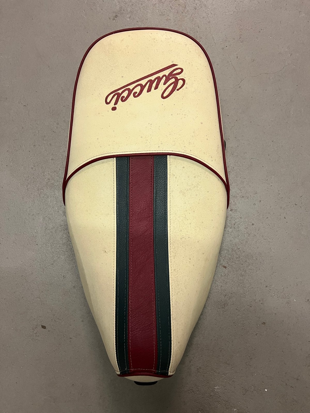 Gucci Vespa zadel VP€175, Fietsen en Brommers, Ophalen of Verzenden, Gebruikt, Zadel, Vespa