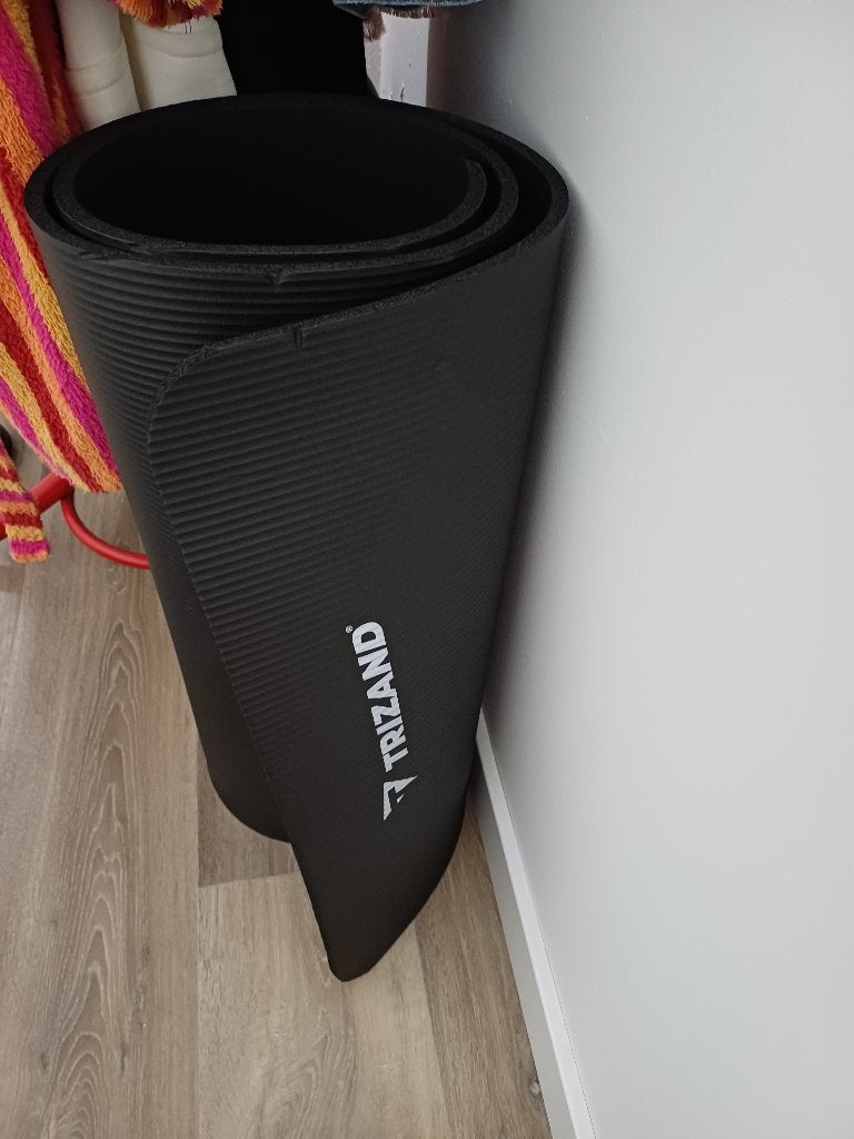 Yoga matje te koop - zwart - prima staat 5 euro, Ophalen, Gebruikt, Yogamat