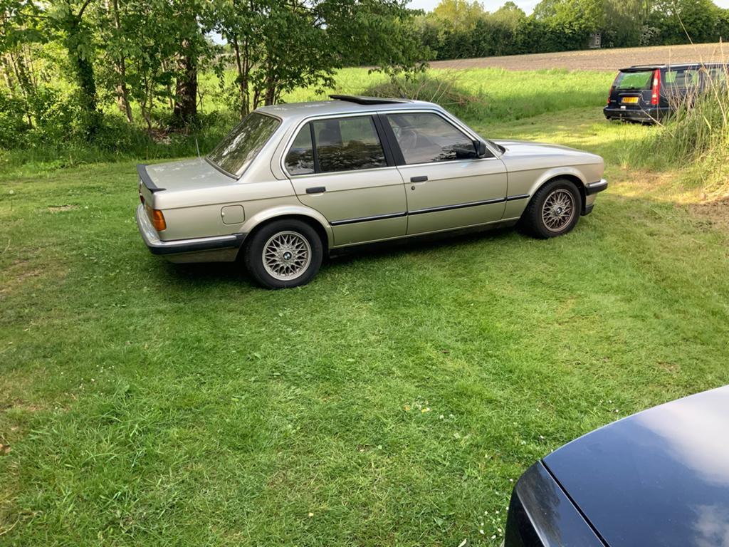 BMW 3-Serie 320 automaat 1984 kleur Beige, Automaat, Achterwielaandrijving, Beige, 1200 kg