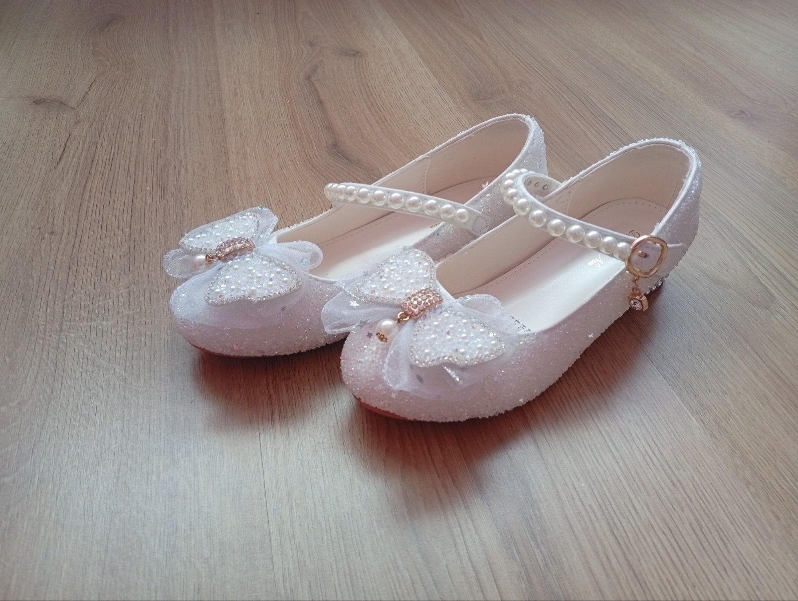 Glitter prinsessenschoenen met parels en strikjes, Kinderen en Baby's, Ophalen of Verzenden, Nieuw, Meisje, Schoenen