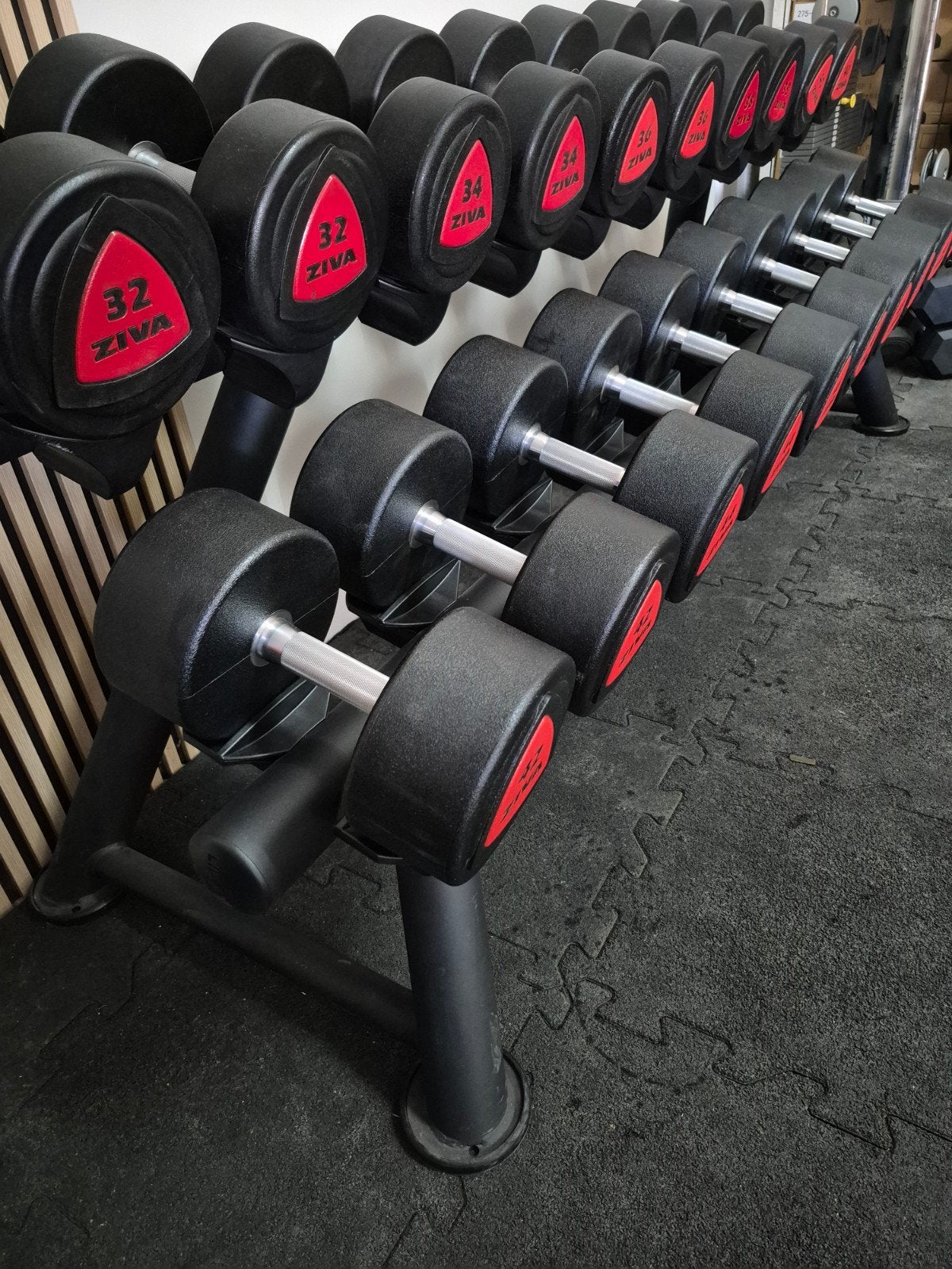 ZIVA Dumbbellset 32KG t/m 50KG + Dumbbellrek – NIEUWSTAAT!, Sport en Fitness, Ophalen, Zo goed als nieuw, Dumbbell