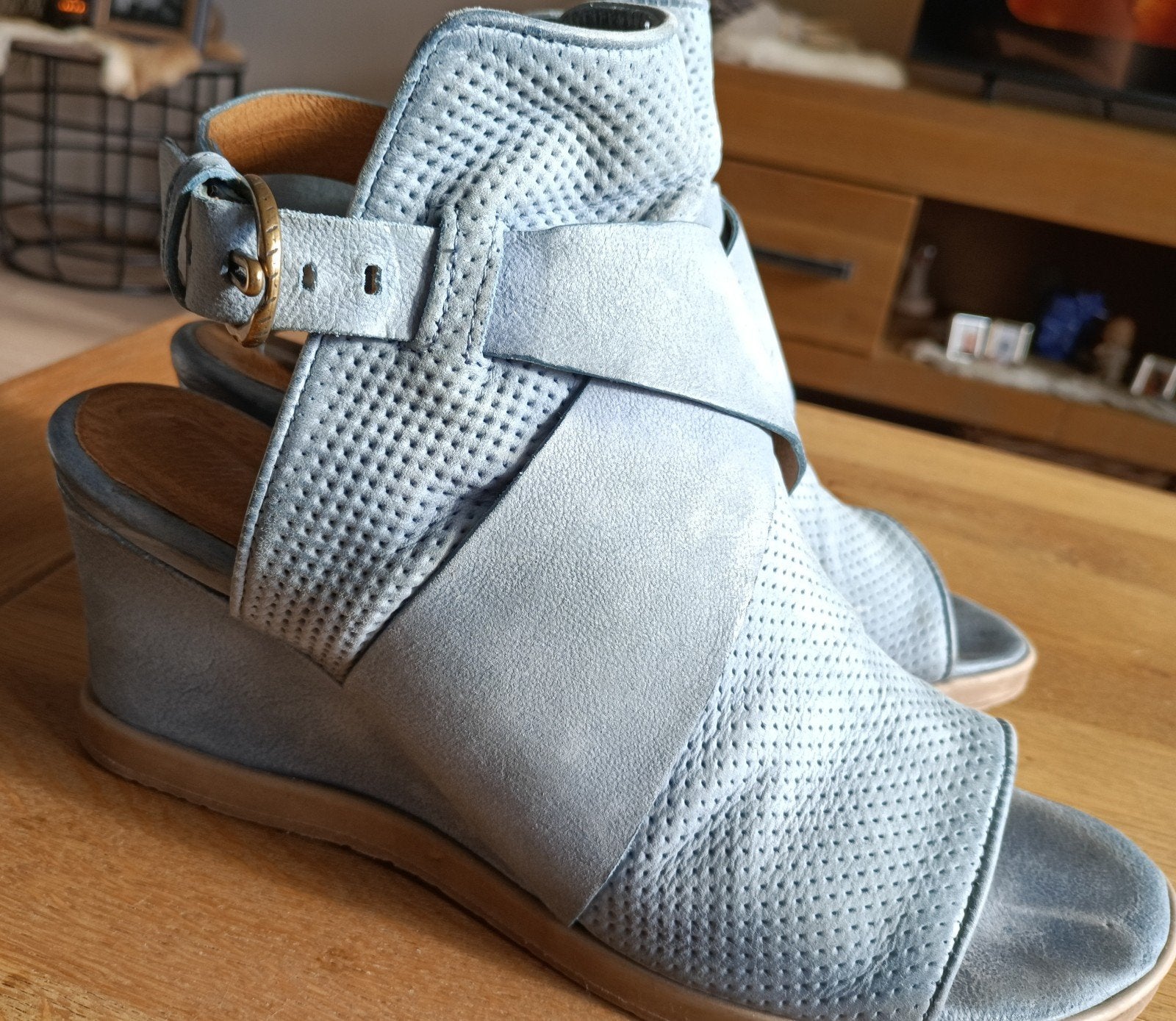 MJUS sandaal blauw 41, Kleding | Dames, Schoenen, Ophalen of Verzenden, Zo goed als nieuw, Blauw, Sandalen of Muiltjes