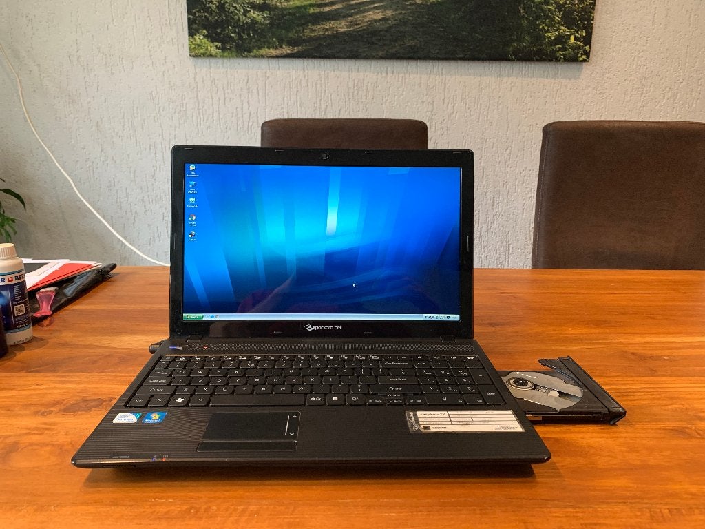 Zeer nette 15 inch Windows XP laptop, dualcore 2.0ghz, Computers en Software, Windows Laptops, Intel Pentium P6100, Ophalen of Verzenden