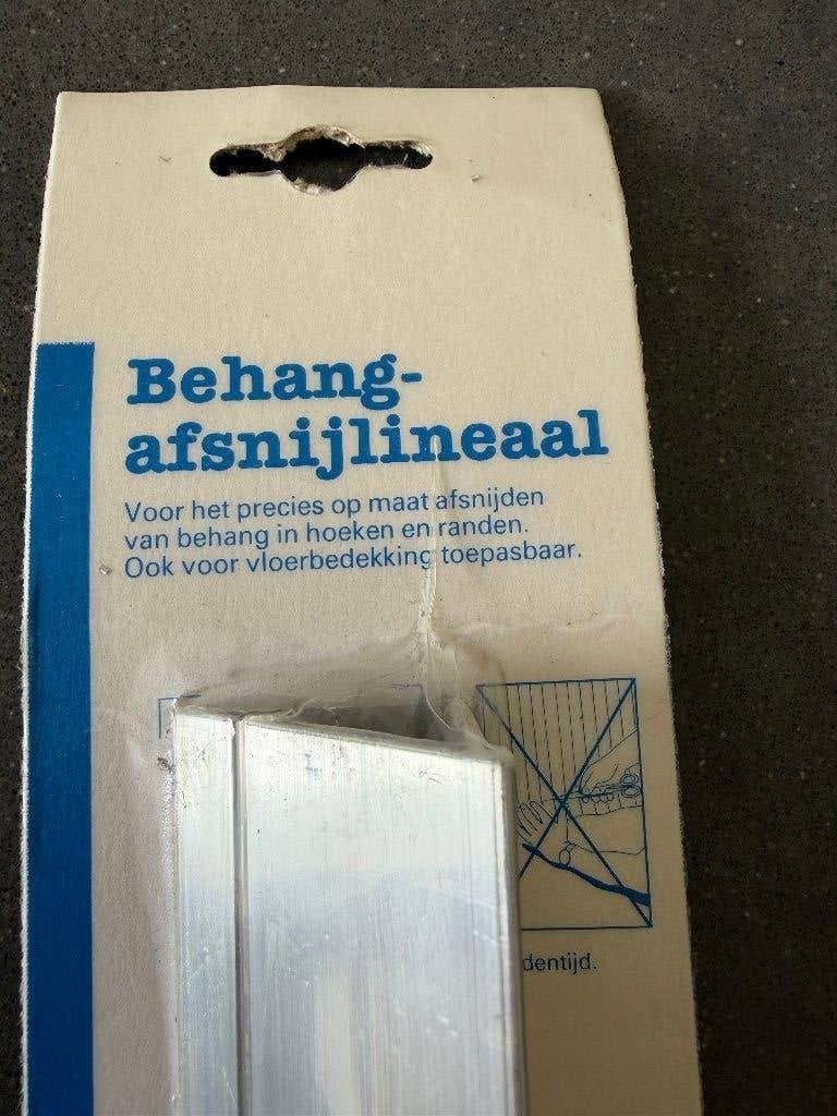 Behangafsnijlineaal - lineaal voor het snijden van behang, Ophalen of Verzenden, Nieuw, Overige typen