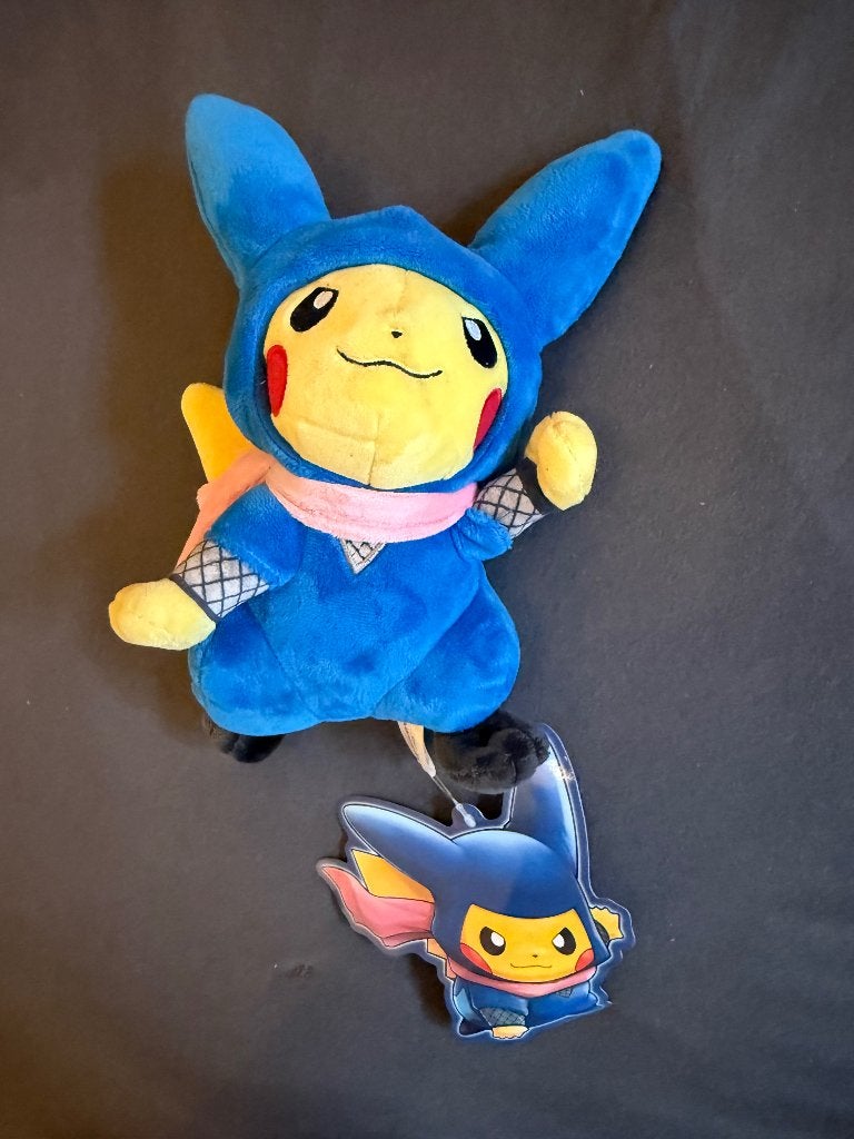 Pokemon Center Tokyo DX Ninja Pikachu knuffel met label, Ophalen of Verzenden, Nieuw