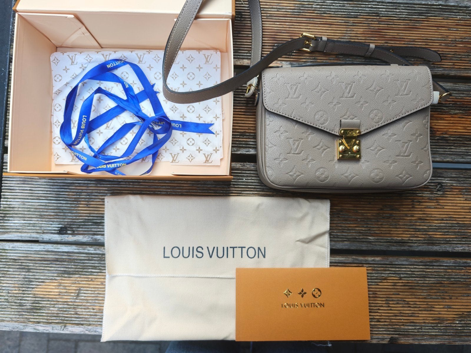 Louis Vuitton Pochette Métis Schoudertas Taupe, Ophalen of Verzenden, Nieuw, Bruin, Schoudertasje