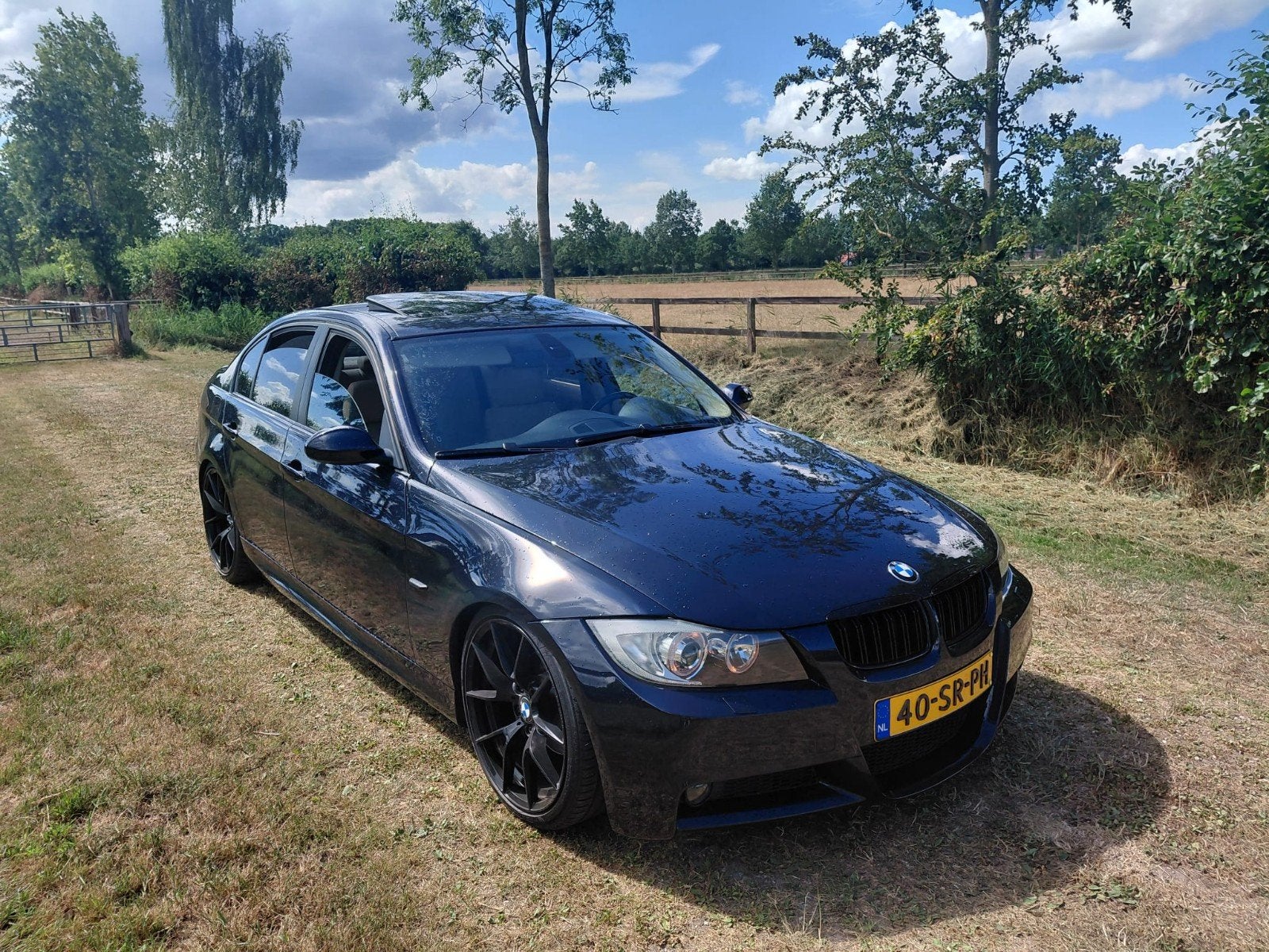 BMW 325i e90 Origineel Nederlands, Auto's, Automaat, 745 kg, Achterwielaandrijving, Beige