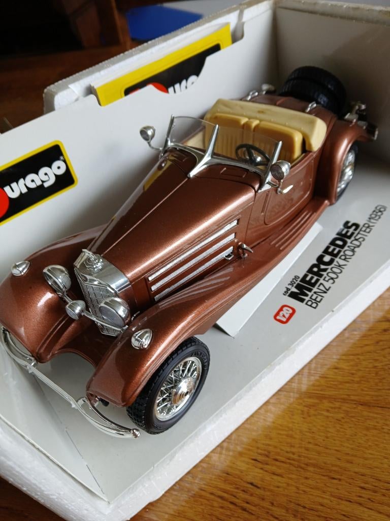 Model Mercedes, Hobby en Vrije tijd, Modelauto's | 1:24, Ophalen of Verzenden, Bburago