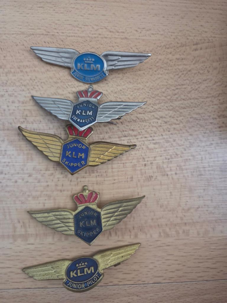 5 KLM Junior Stewardess/Skipper/Pilot pins, Ophalen of Verzenden, Gebruikt, Transport, Speldje of Pin