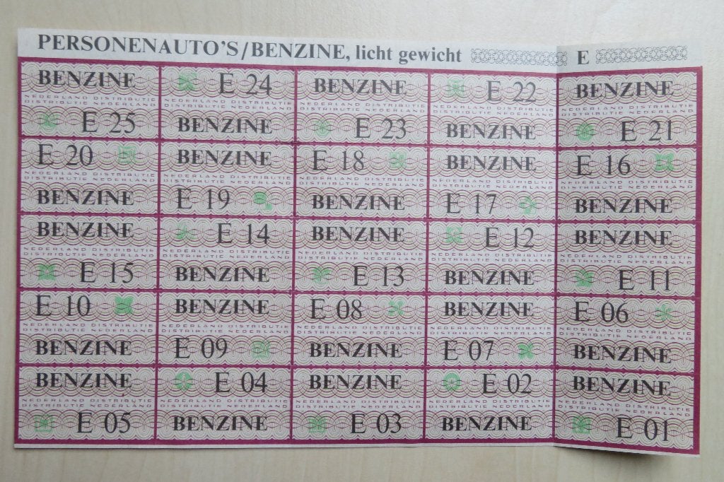 Oliecrisis benzine distributiebonnen. Uit 1973., Verzamelen, Overige Verzamelen, Ophalen of Verzenden, Zo goed als nieuw