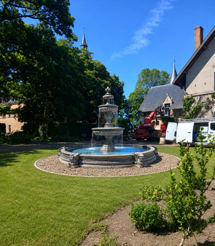 Engelse fontein met rand, Ophalen, Nieuw, Beton, Fontein