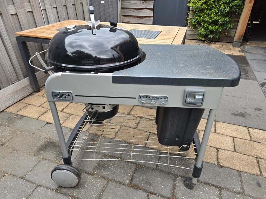 Weber Performer Premium GBS 57cm, Ophalen, Gebruikt, Weber barbecue