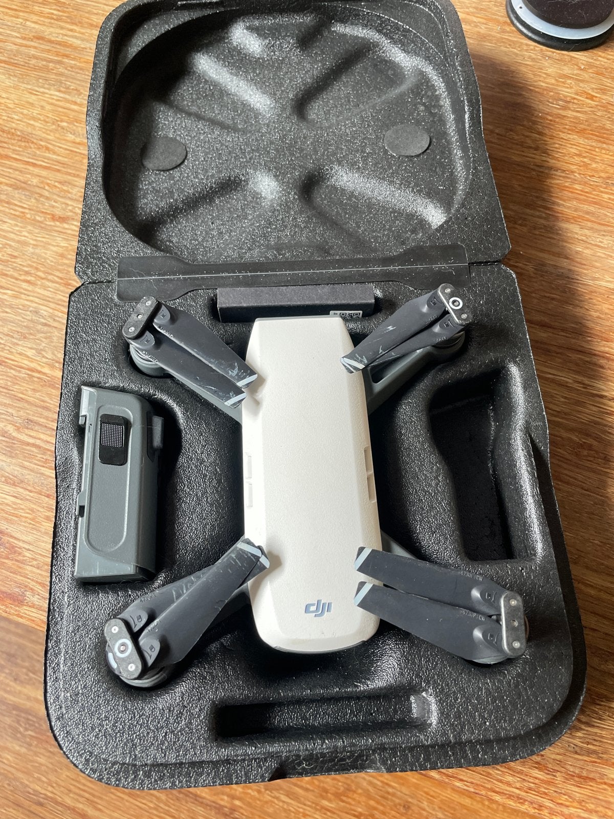 DJI Spark met 2 accu's en lader, bediening via app, Cameradrone, 100 tot 1000 meter, 15 tot 30 minuten, Zo goed als nieuw