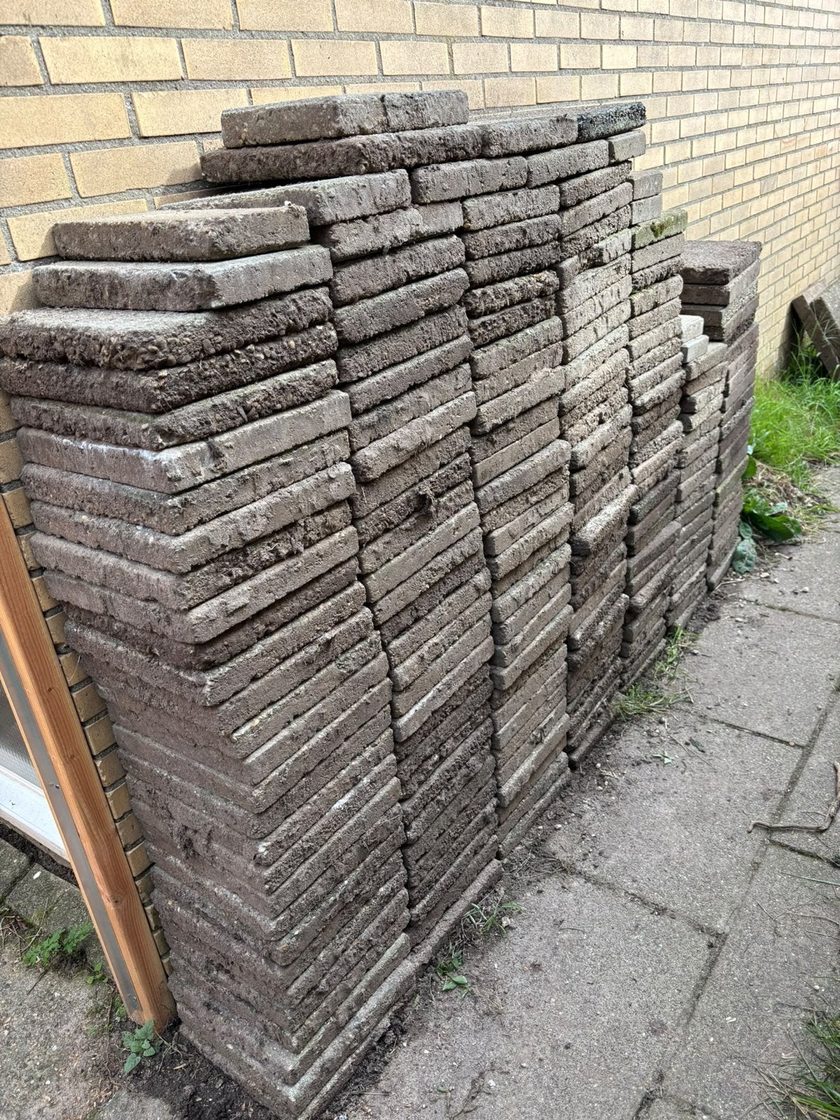 Gratis tuintegels en grindtegels - Diverse maten, Tuin en Terras, Ophalen, Gebruikt, 10 m² of meer, Beton