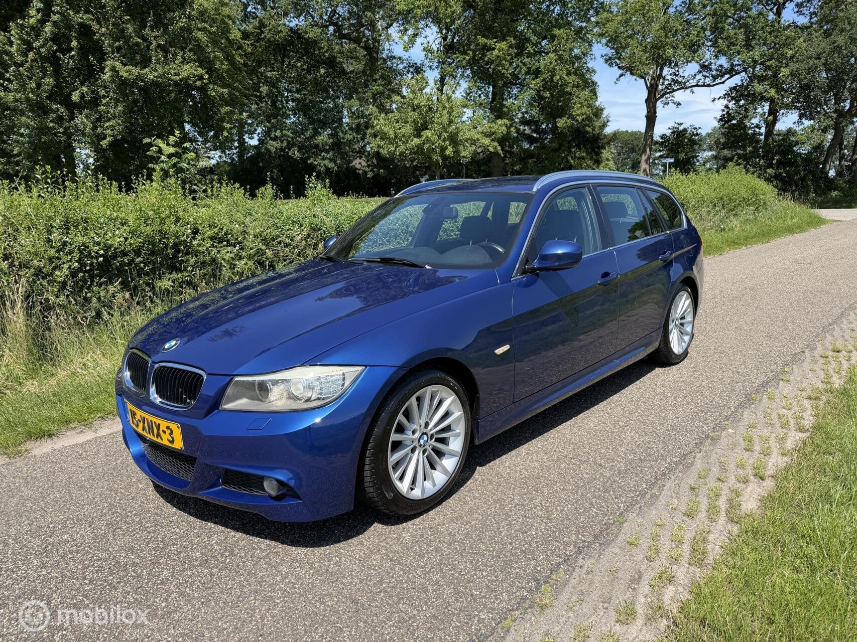 BMW 3-serie Touring 318i M Sport Edition | Nieuwe Ketting!, Auto's, Keurmerk '100% Onderhouden', Euro 5, 4 cilinders, Blauw