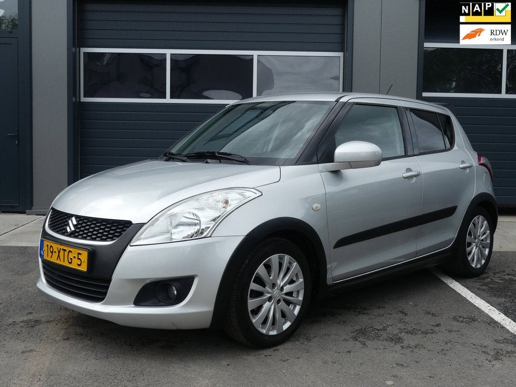 Suzuki Swift 1.2 Exclusive ECC / Stoelverwarming / Bluetooth, Auto's, Suzuki, Bedrijf, Te koop, Swift, ABS, Airbags, Airconditioning