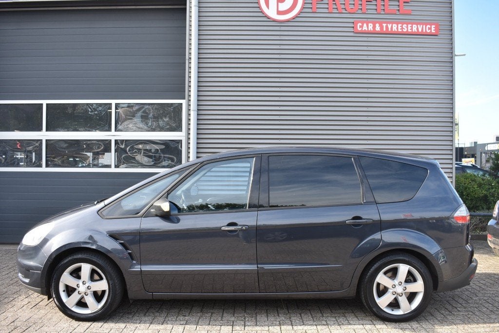 Ford S-MAX 2.0-16V / STOELVERWARMING / AIRCO / 7 PERSOONS, Auto's, Ford, Voorwielaandrijving, Gebruikt, 1505 kg, Bedrijf