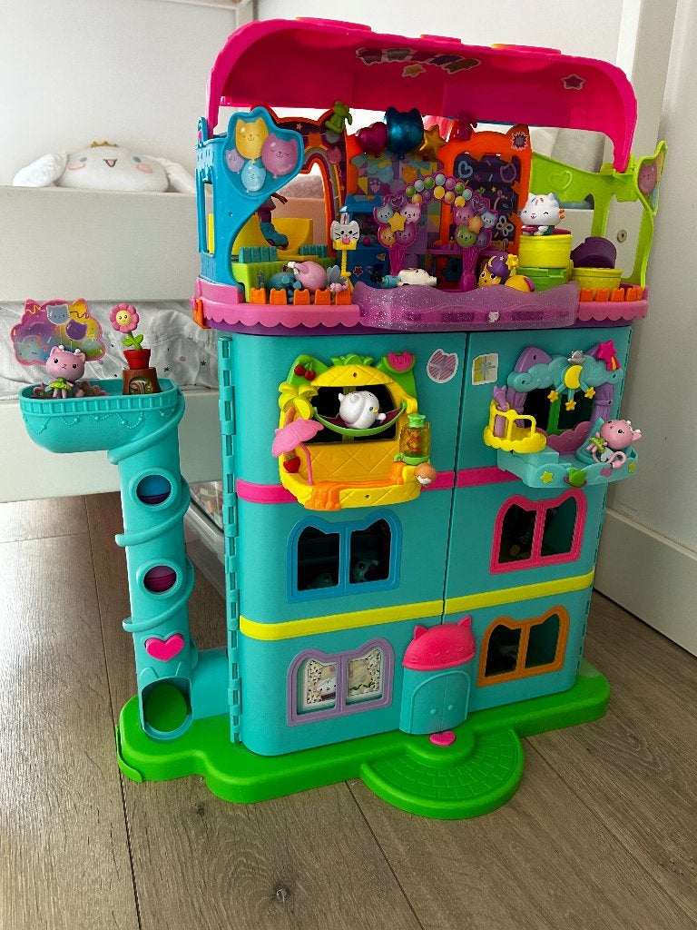 Grote set Gabby’s Poppenhuis - Feest editie + Extra Figuren, Ophalen, Zo goed als nieuw, Poppenhuis