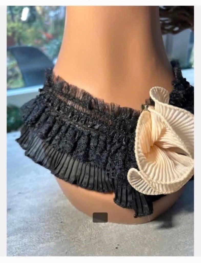 Zwarte elastische Kraag met gratis bloem - Uniek accessoire, Ophalen of Verzenden