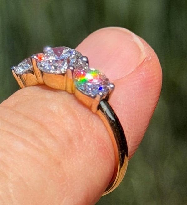 Gouden ring met 3 diamanten totaal 2.05ct met certificaat!, Sieraden, Tassen en Uiterlijk, Ringen, Nieuw, Ophalen of Verzenden