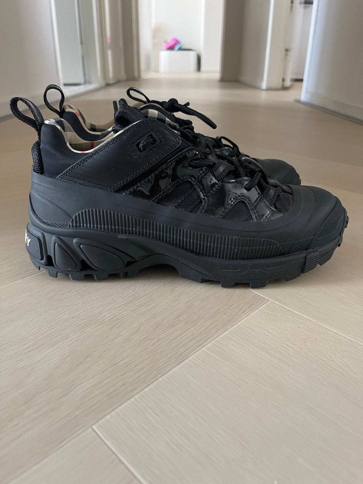 Burberry Arthur Dames Sneakers maat 36 - Zo goed als nieuw, Kleding | Dames, Zwart, Ophalen of Verzenden, Sneakers of Gympen, Zo goed als nieuw