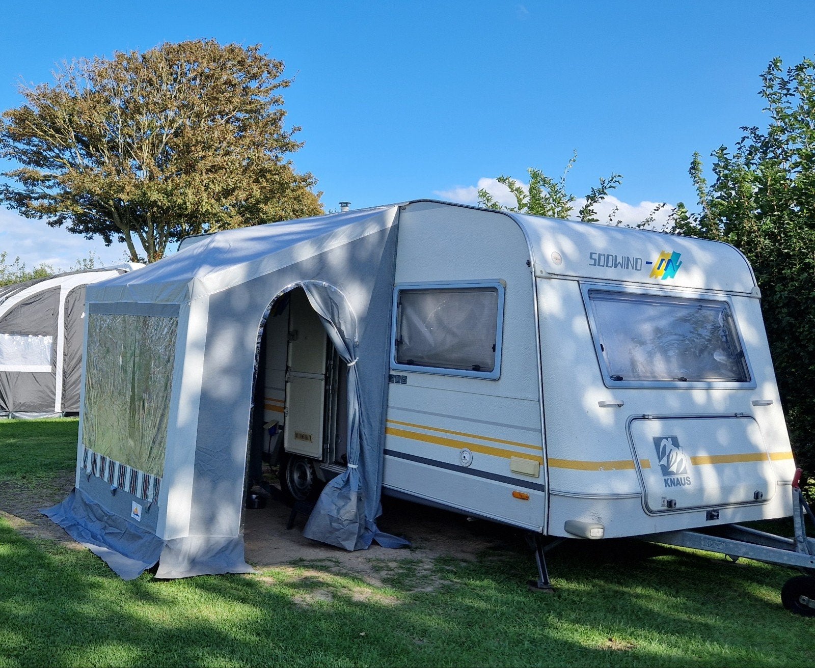 Holiday universele voortent / wintertent voor caravan, Ophalen, Gebruikt