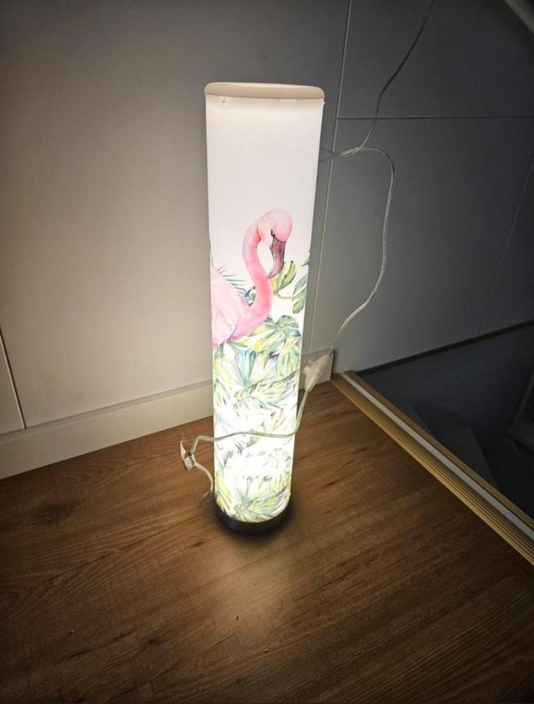 Leuke stande lamp met flamingo, Huis en Inrichting, Ophalen, Zo goed als nieuw, Kunststof, Minder dan 100 cm