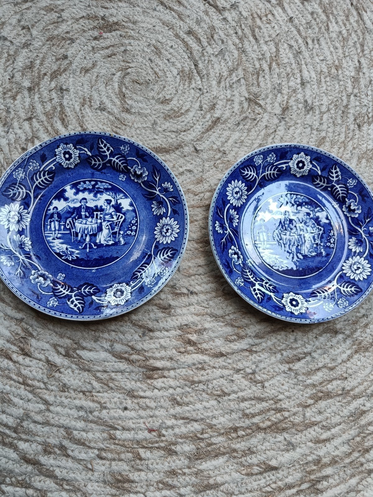 Twee gave Petrus Regout Maastricht 'Tea Drinker' bor, Antiek en Kunst, Antiek | Servies los, Ophalen of Verzenden