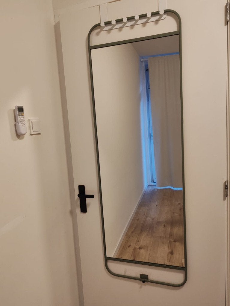 IKEA over-door mirror, green metal frame, Ophalen, 100 tot 150 cm, Zo goed als nieuw, Rechthoekig