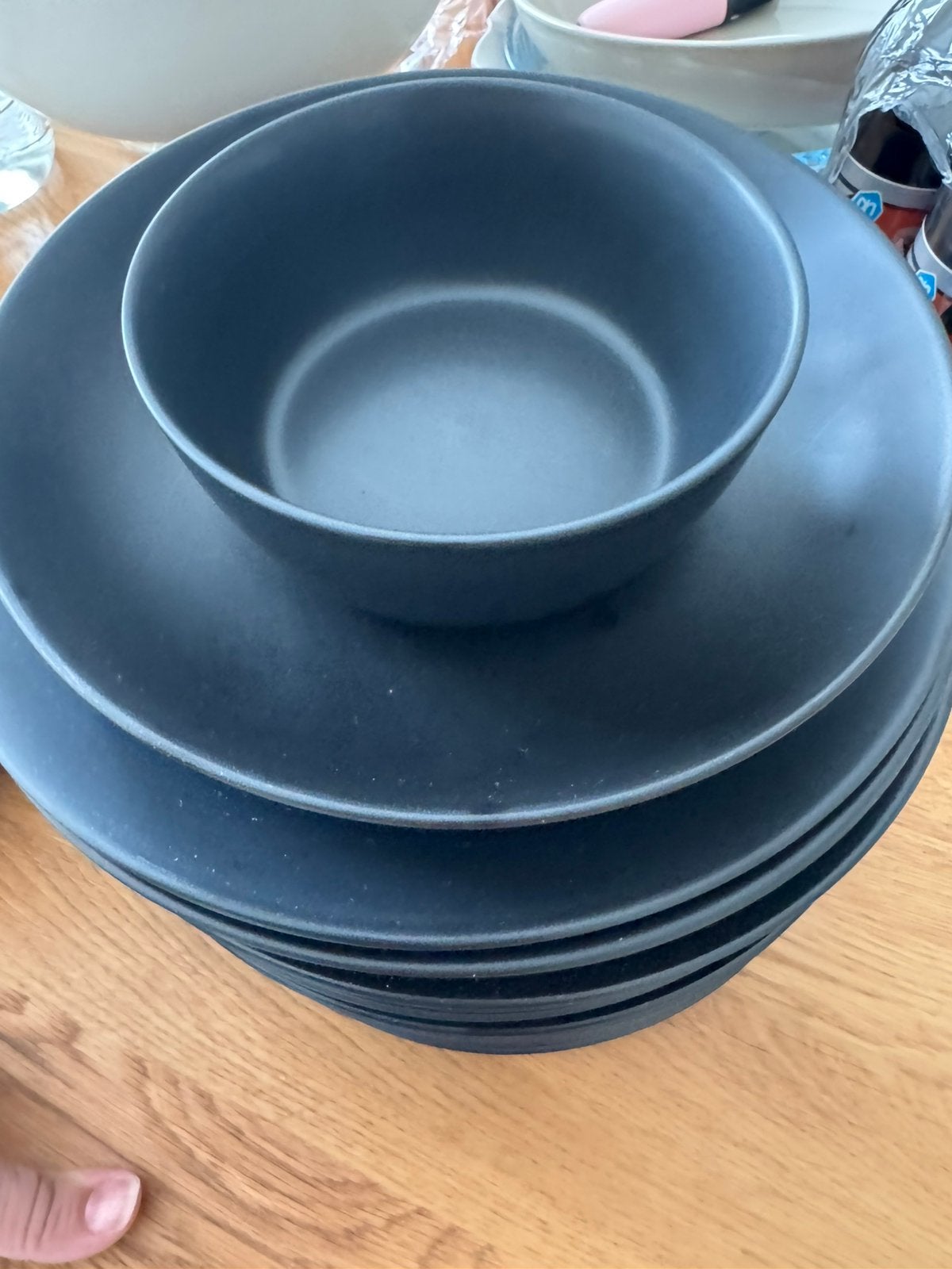 12 persoons H&M home zwart servies, Huis en Inrichting, Keuken | Servies, Ophalen, Gebruikt, Overige merken, Overige typen