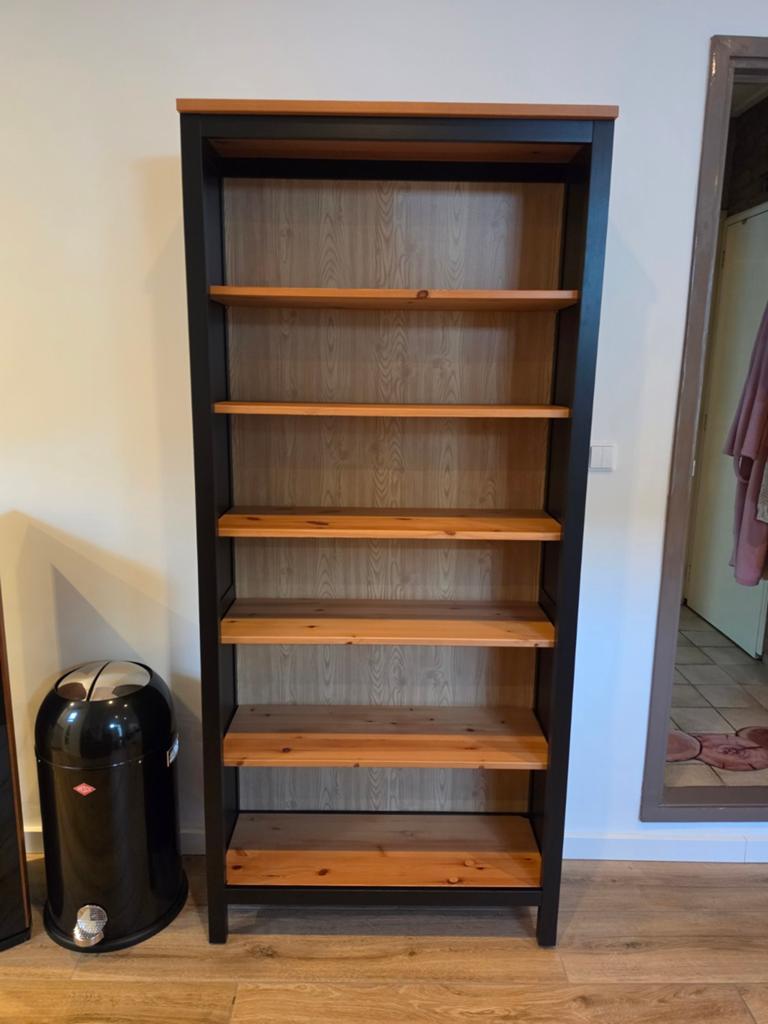 IKEA HEMNES Boekenkast Zwartbruin/Hout, Ophalen, Met plank(en), Gebruikt, Grenenhout