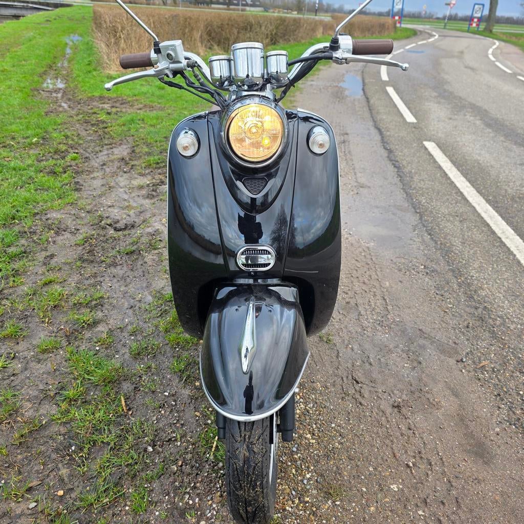 Scooter La Souris Trendy Retro  Weinig km, Fietsen en Brommers, Scooters | Overige merken, Ophalen, La Souris, Maximaal 45 km/u