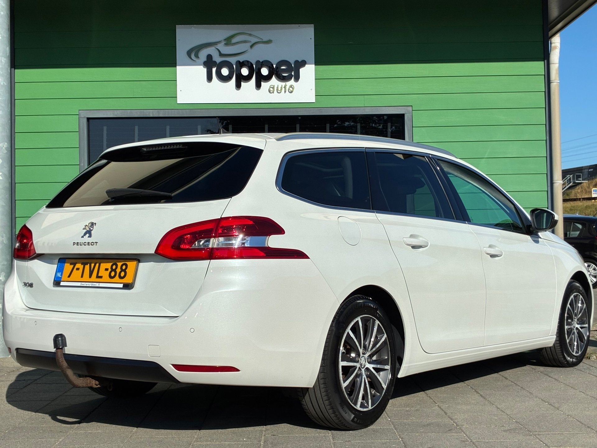 Peugeot 308 SW 1.6 BlueHDI Blue Executive|EXPORT|2e Eigenaar, Voorwielaandrijving, Gebruikt, 4 cilinders, Wit