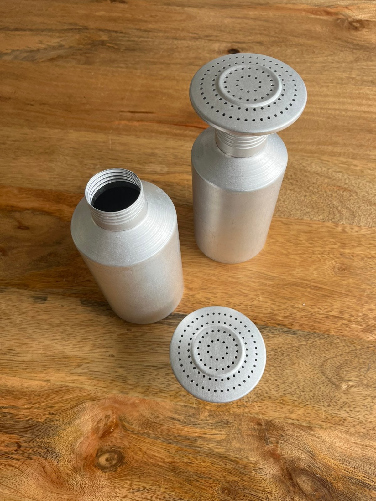 Zoutstrooier 2x | Aluminium | Horeca | Strooibus, Ophalen of Verzenden, Zo goed als nieuw