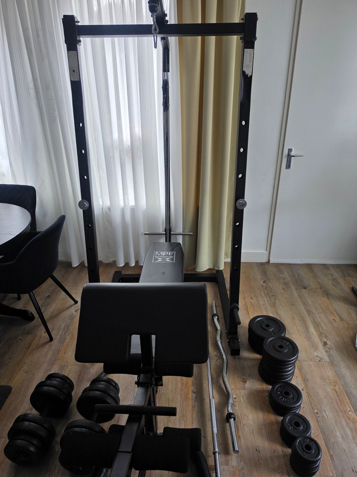 complete fitness set 139kg, bankje, halterstang, dumbells,, Ophalen, Fitnessbank