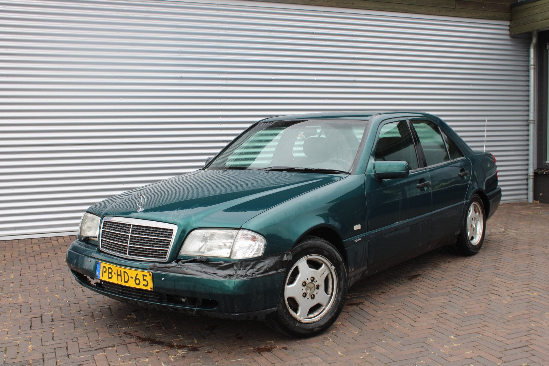 Mercedes-Benz C-Klasse 280 Classic (bj 1996, automaat), Auto's, Oldtimers, Bedrijf, Elektrische ramen, Sedan, Geïmporteerd