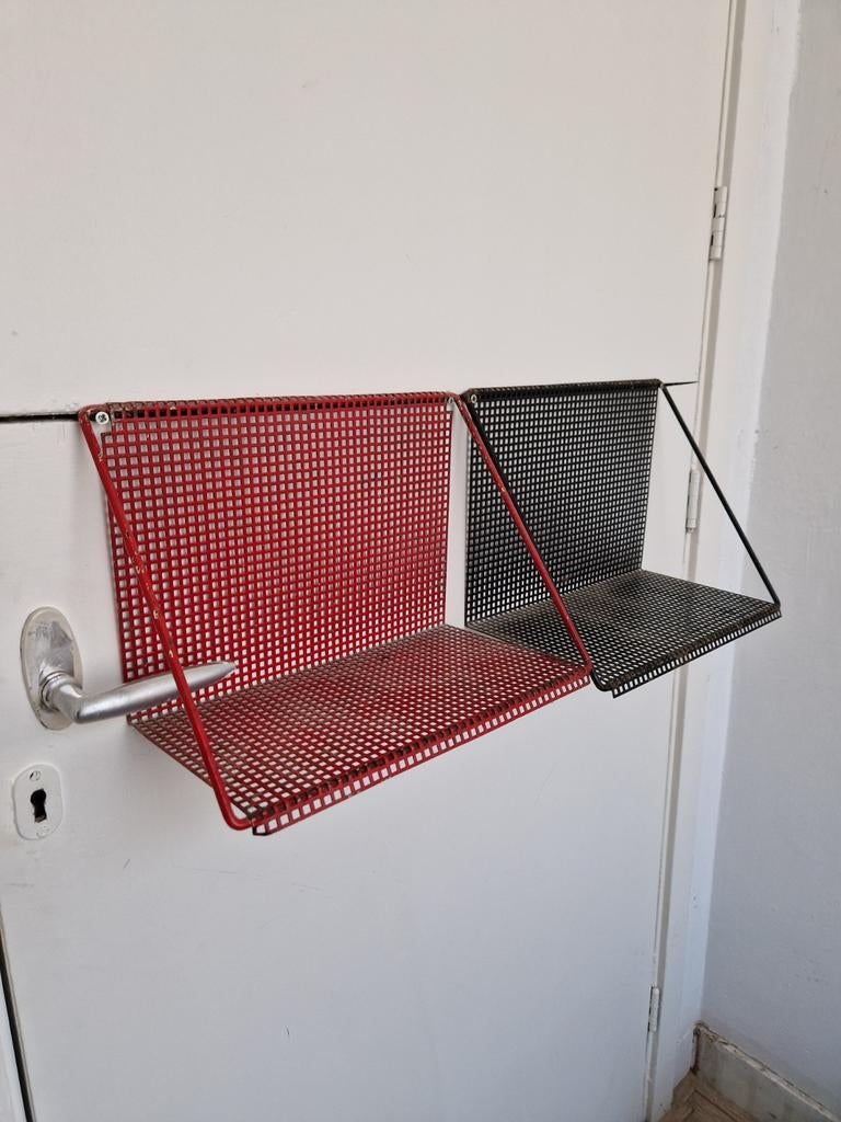 Twee retro planken of rekken van Pilastro. Mategot / Tjerk R, Ophalen of Verzenden