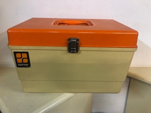 Naaibox vintage, Ophalen
