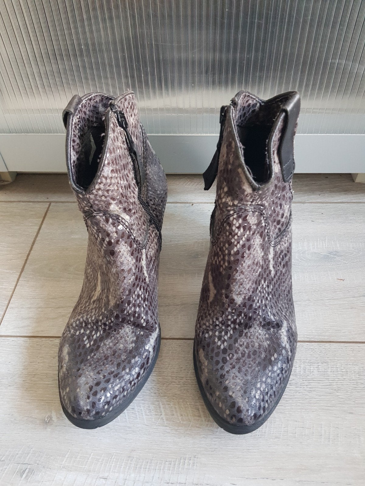 Muis laarsjes 39 groen leder snake print, Lage of Enkellaarzen, Ophalen of Verzenden, Zo goed als nieuw, Mjus