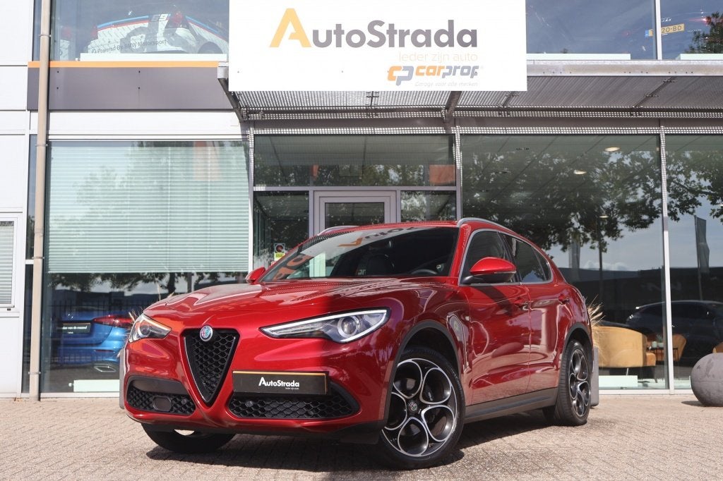 ALFA ROMEO Stelvio 2.0 280pk AT AWD B-Tech | Stoelverwarming, Auto's, Zwart, 4 cilinders, Bedrijf, 93 €/maand