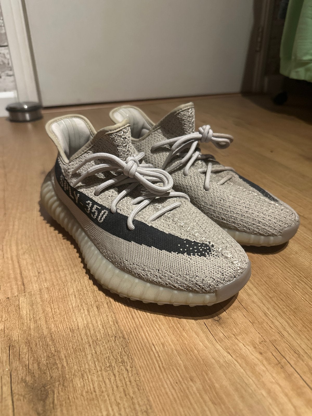 Originele Adidas Yeezy Boost 350 V2 maat 44 Gedragen, Ophalen, Overige kleuren, Sneakers of Gympen, Zo goed als nieuw