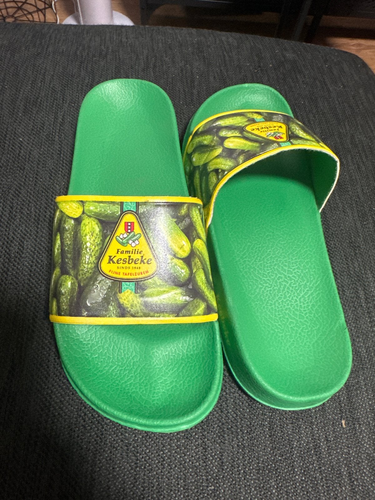 Kesbeke Augurken Slippers - Groen, Ophalen of Verzenden, Zo goed als nieuw, Groen, Slippers